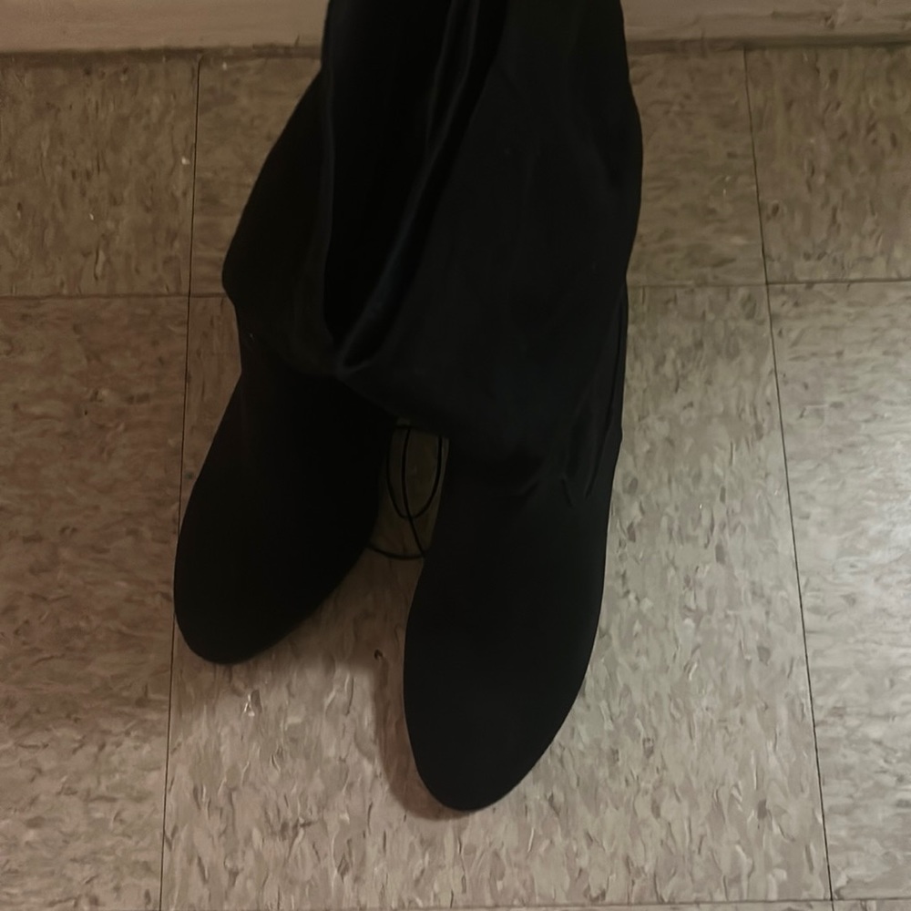 Black shoe boots from macys I can’t fit 10M